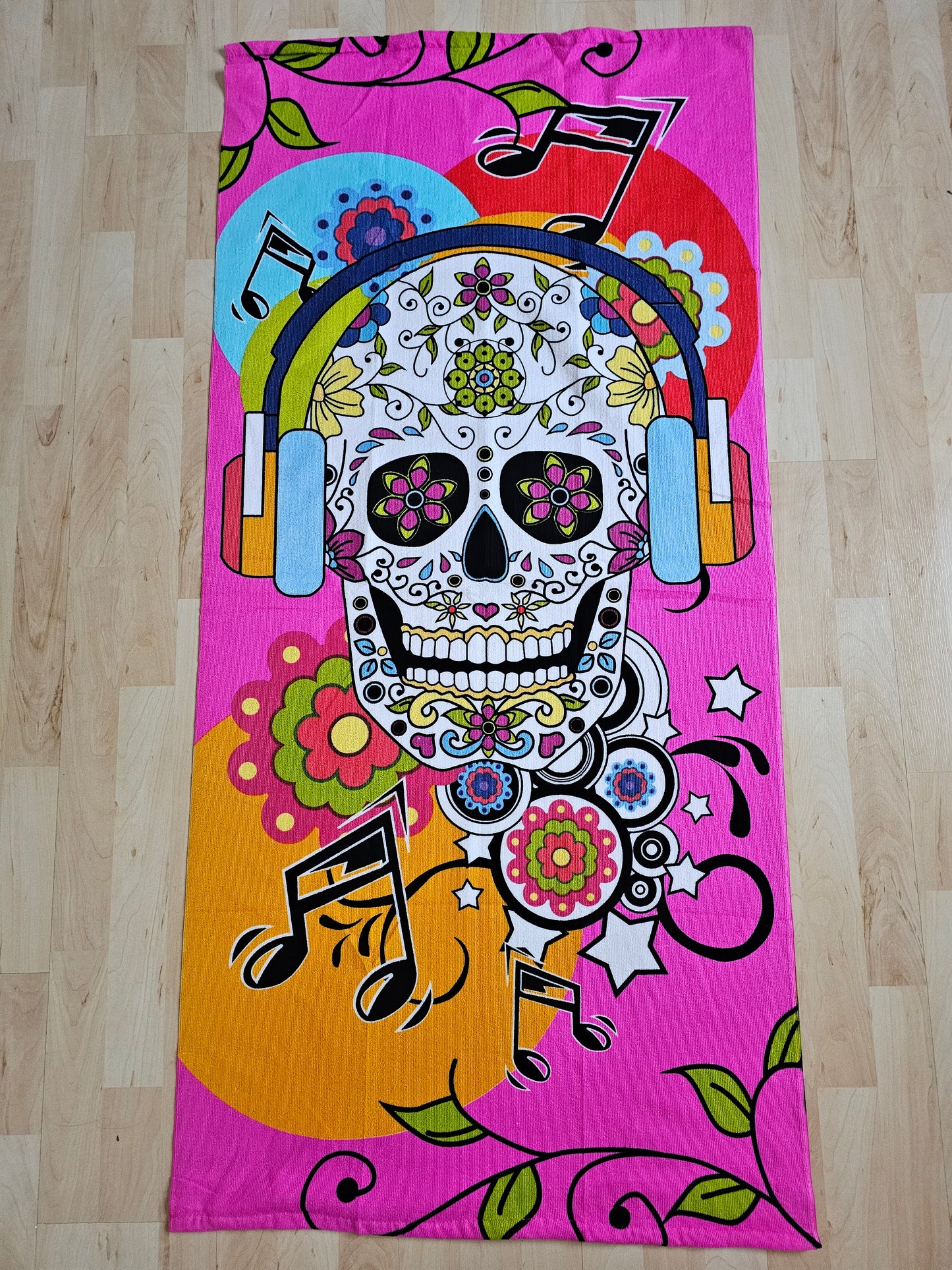 Badetuch pink mit Totenkopfmotiv